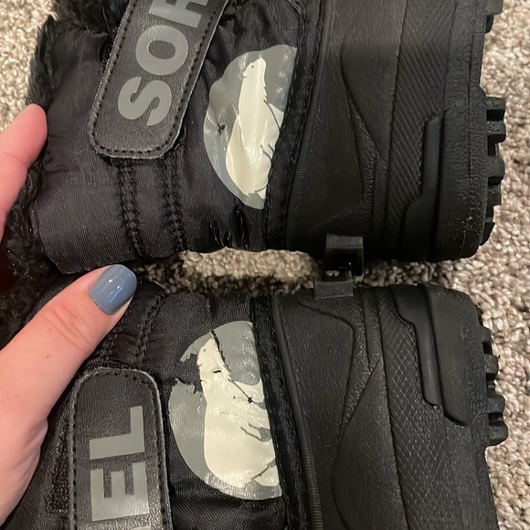 Kids Sorel snow boots size 7 - Picture 5 of 6